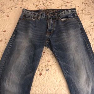 Men’s American Eagle jeans size 28/30. Slim fit.